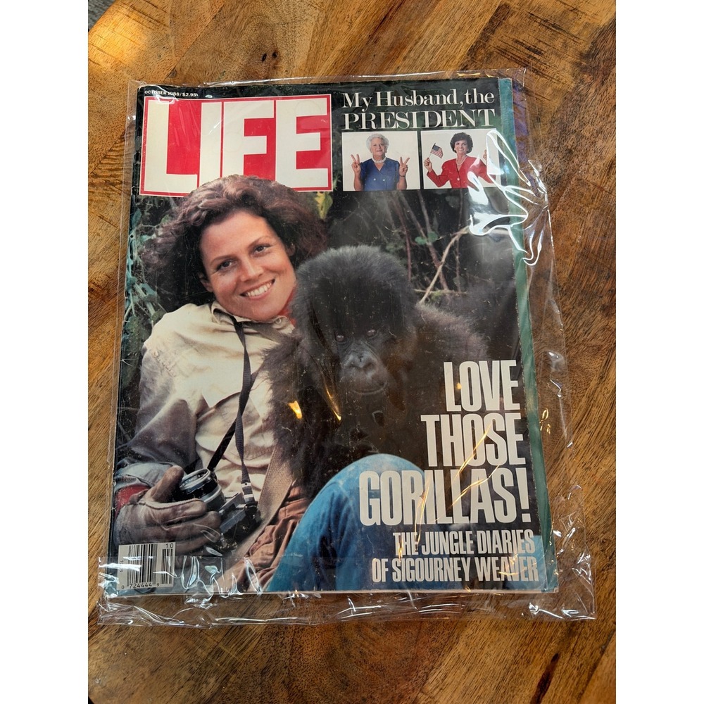 Vintage LIFE Magazine October 1988 Sigourney Weaver Gorillas Joe Camel Ad